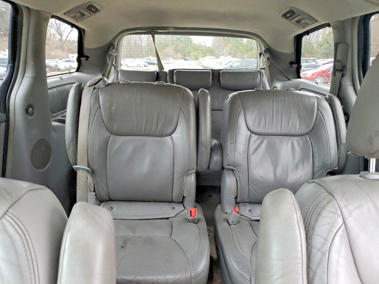 2010 TOYOTA SIENNA