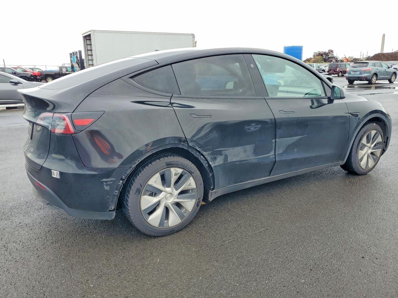 2024 TESLA MODEL Y