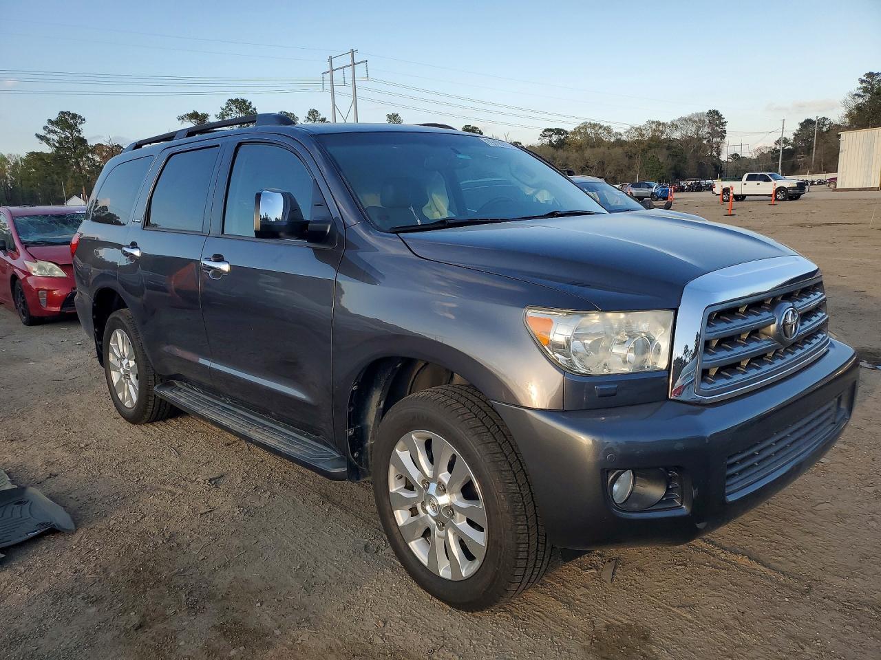 2016 TOYOTA Sequoia
