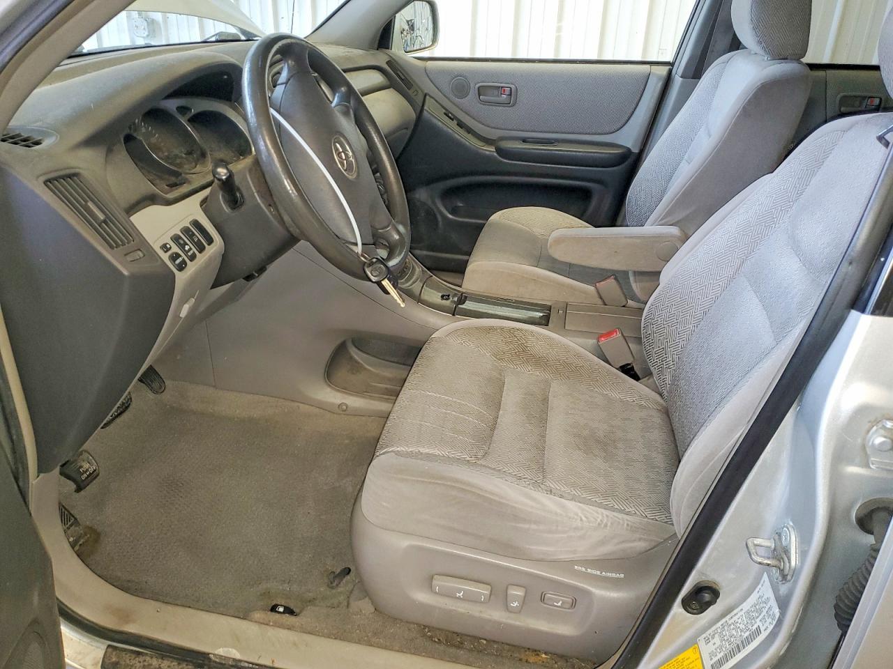 2003 TOYOTA HIGHLANDER
