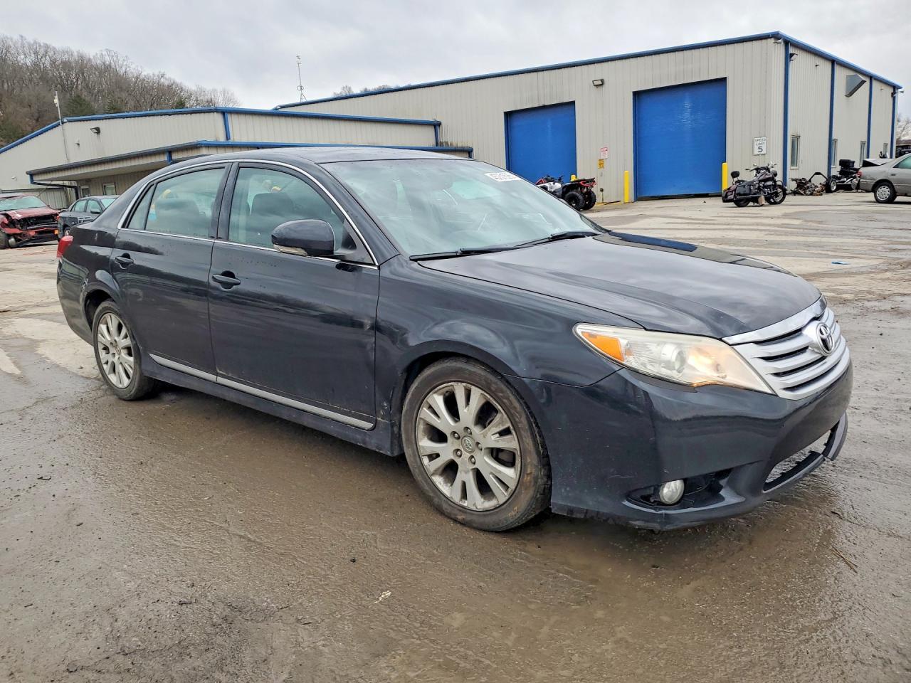 2011 TOYOTA Avalon
