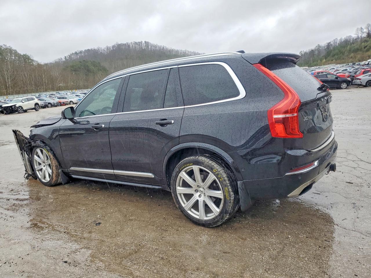 2017 VOLVO XC90