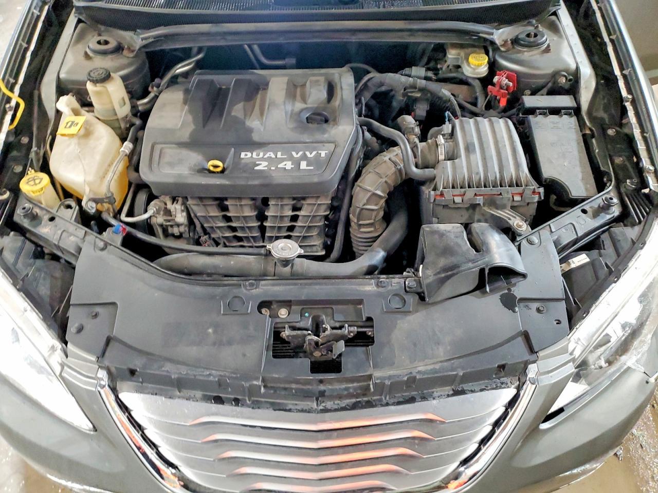 2013 CHRYSLER 200