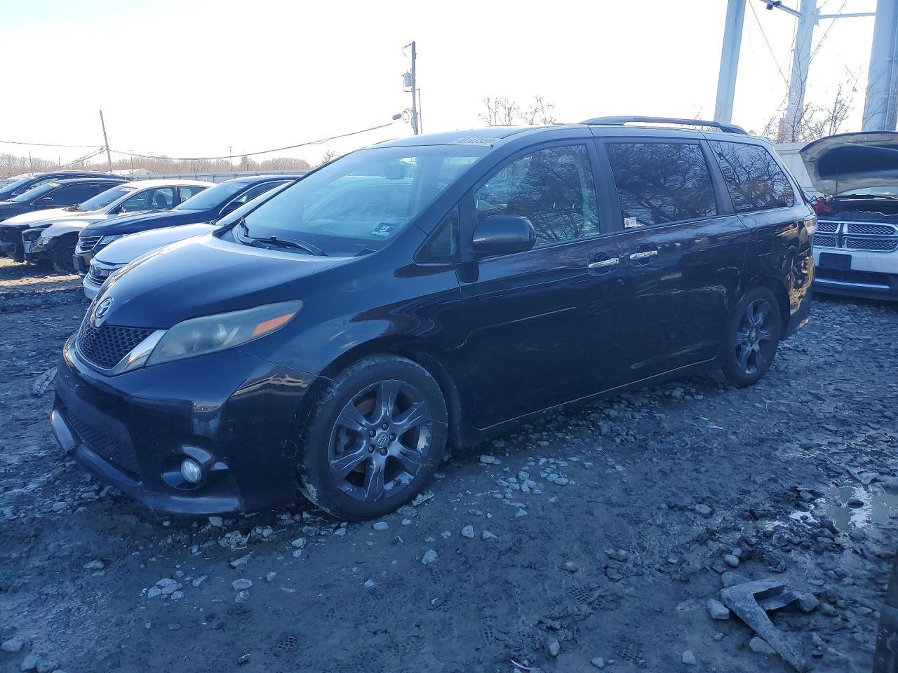 2016 TOYOTA SIENNA