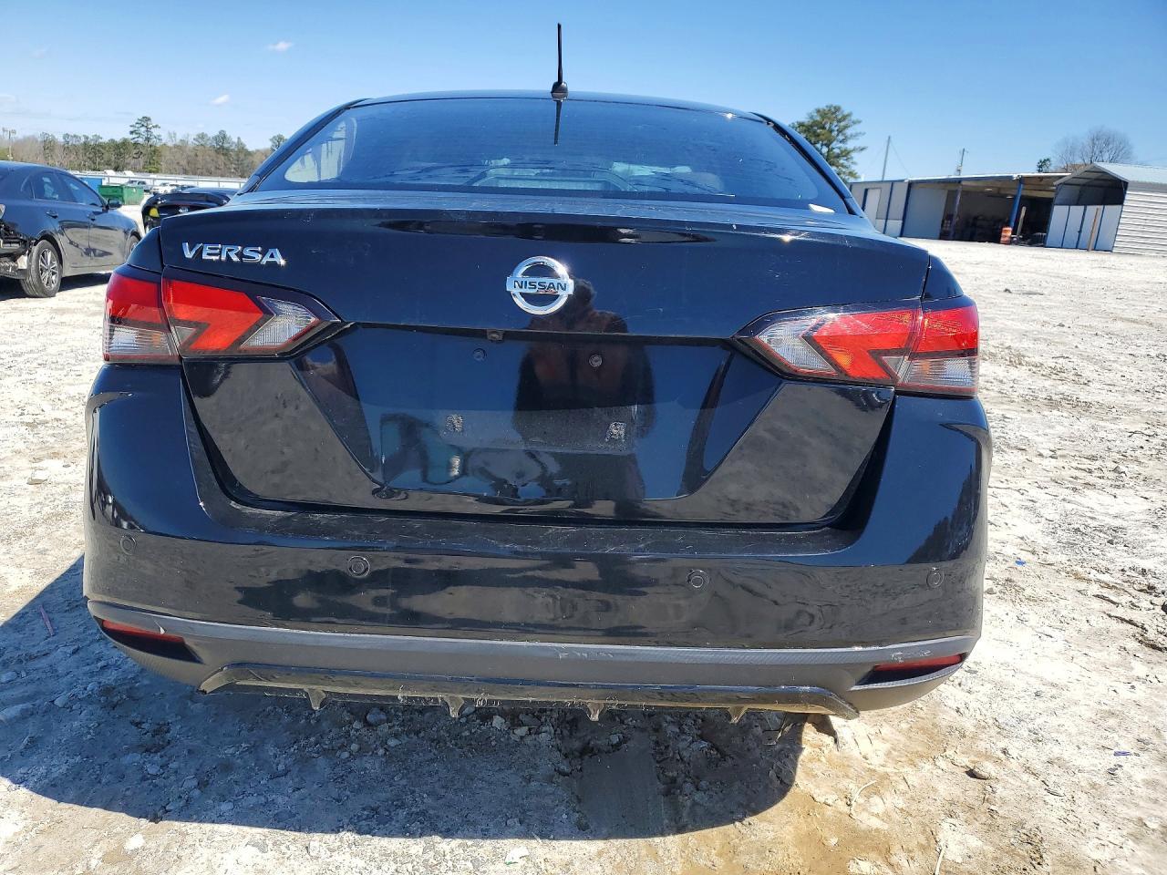 2020 NISSAN VERSA