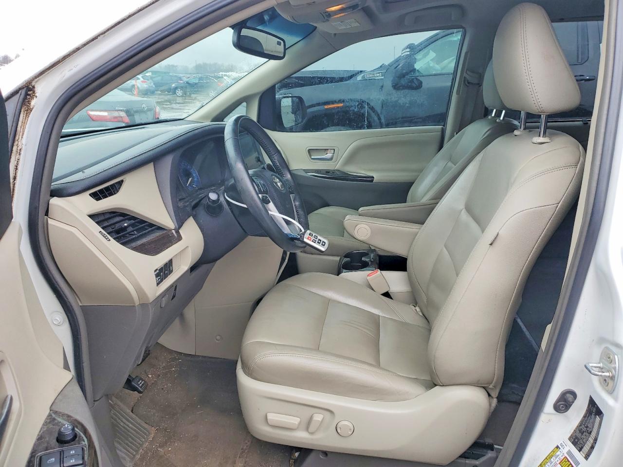 2017 TOYOTA SIENNA