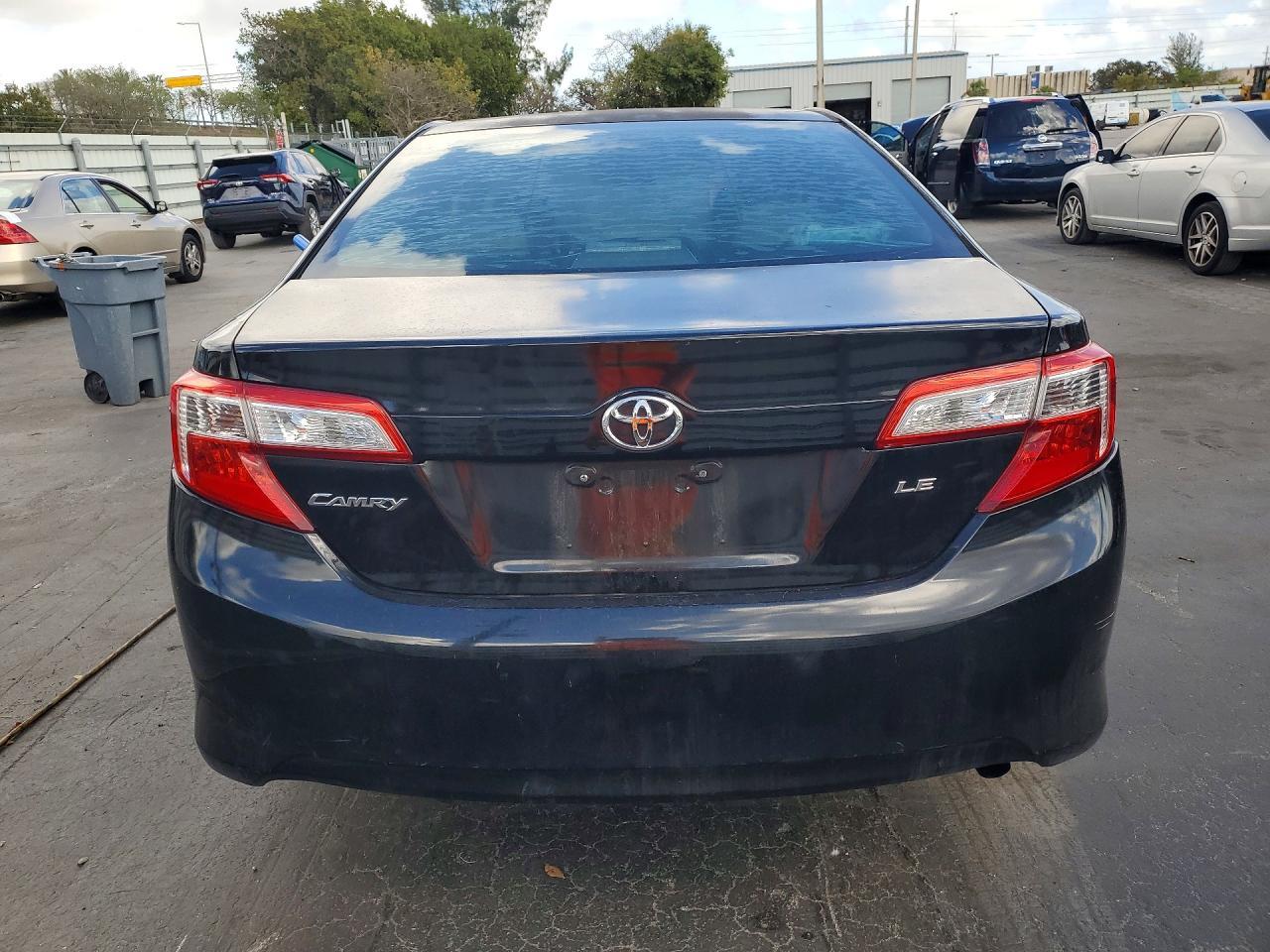 2012 TOYOTA CAMRY