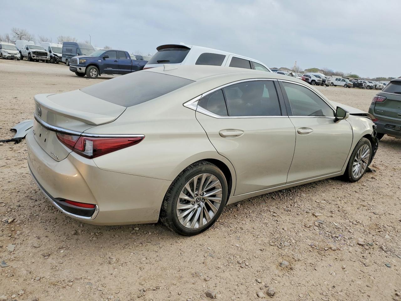 2023 LEXUS ES 300H