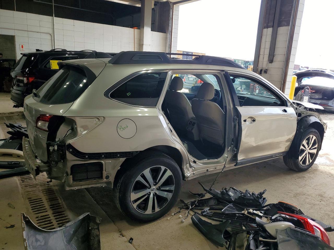 2019 SUBARU Outback
