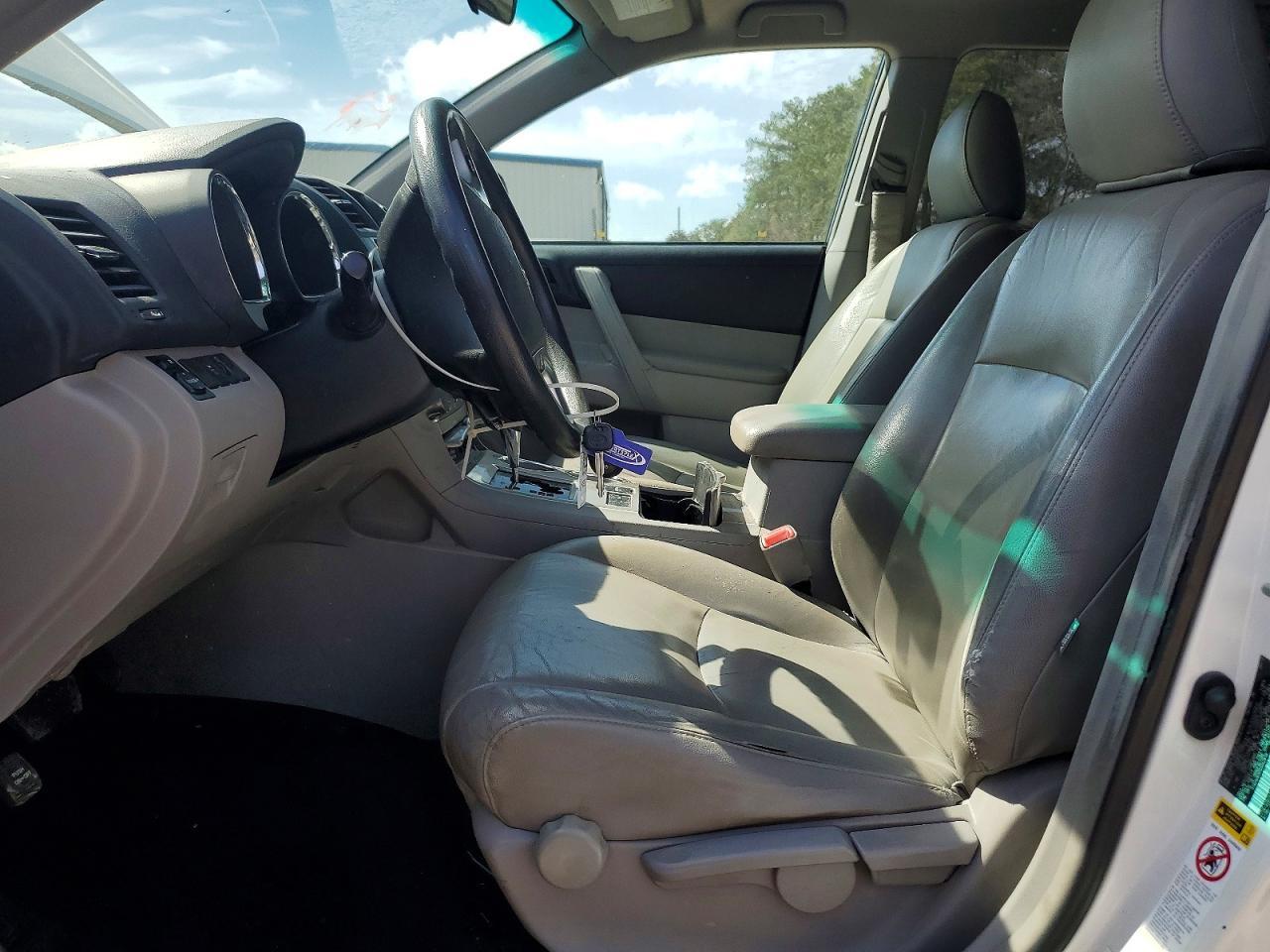 2013 TOYOTA HIGHLANDER