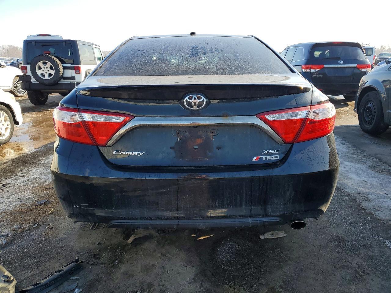 2015 TOYOTA CAMRY