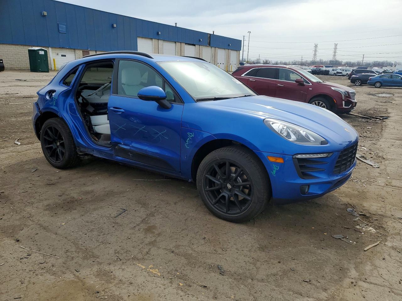 2017 PORSCHE Macan