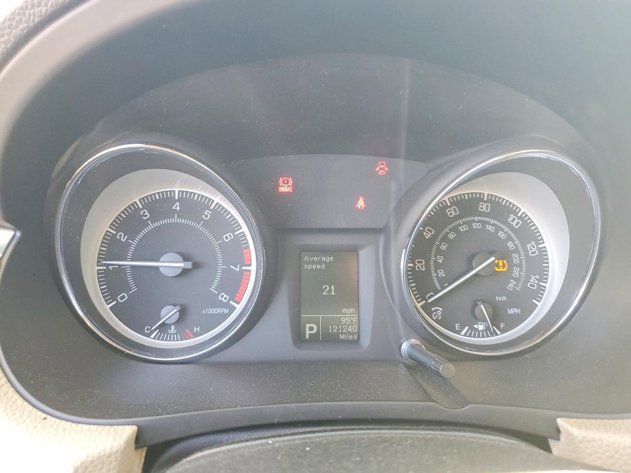 2011 SUZUKI Kizashi