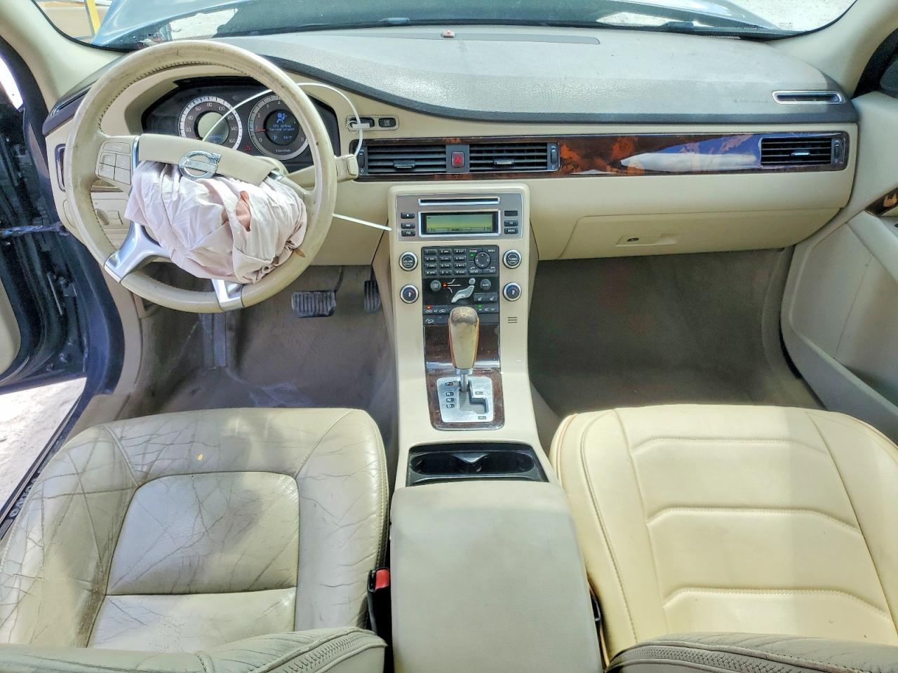 2010 VOLVO XC70