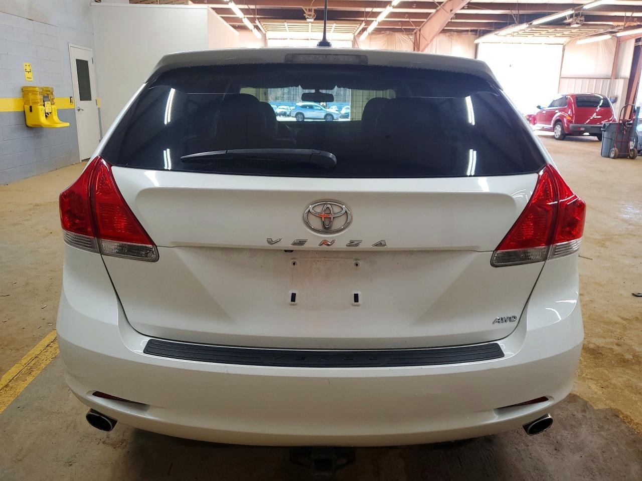 2011 TOYOTA VENZA