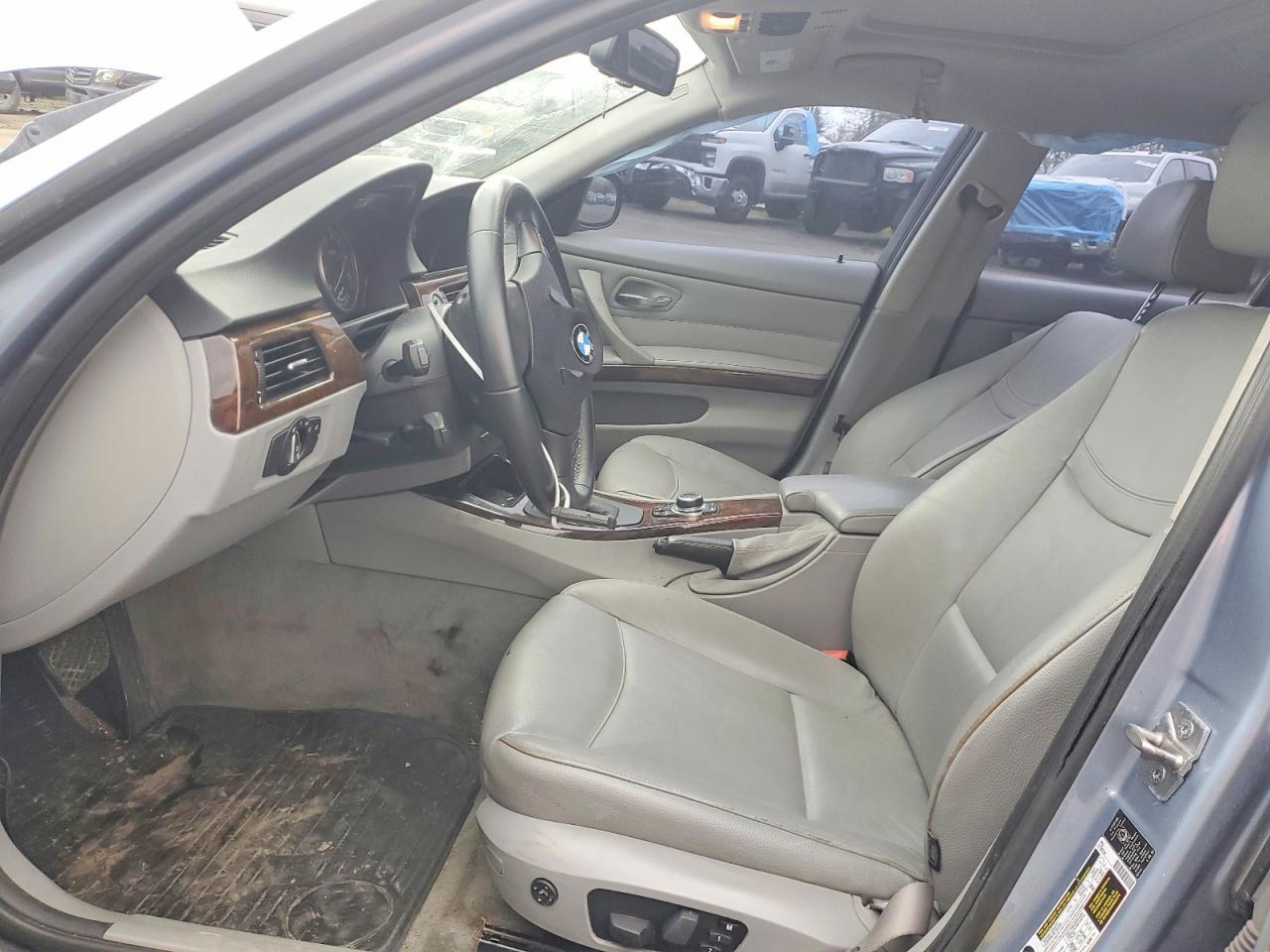 2011 BMW 3 SERIES