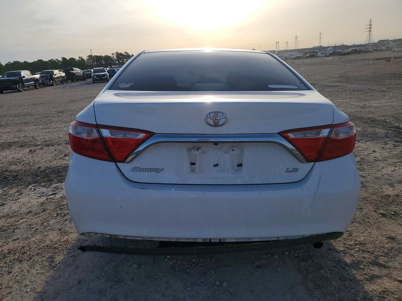 2016 TOYOTA CAMRY