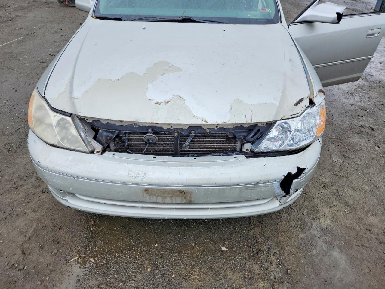 2003 TOYOTA Avalon