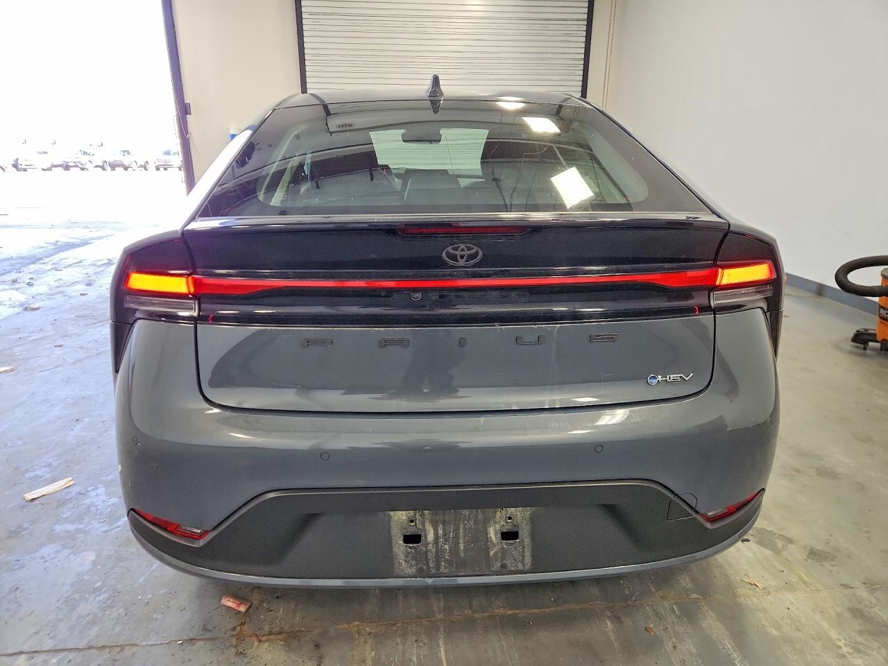 2025 TOYOTA PRIUS