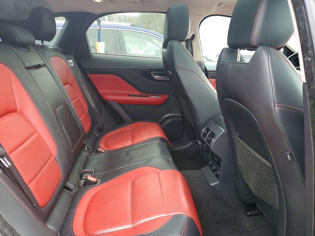 2017 JAGUAR F-Pace