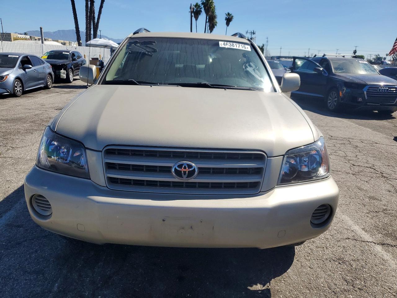 2002 TOYOTA HIGHLANDER