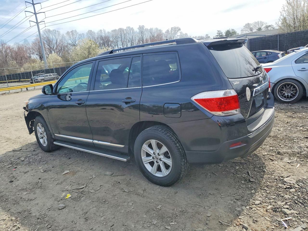 2013 TOYOTA HIGHLANDER