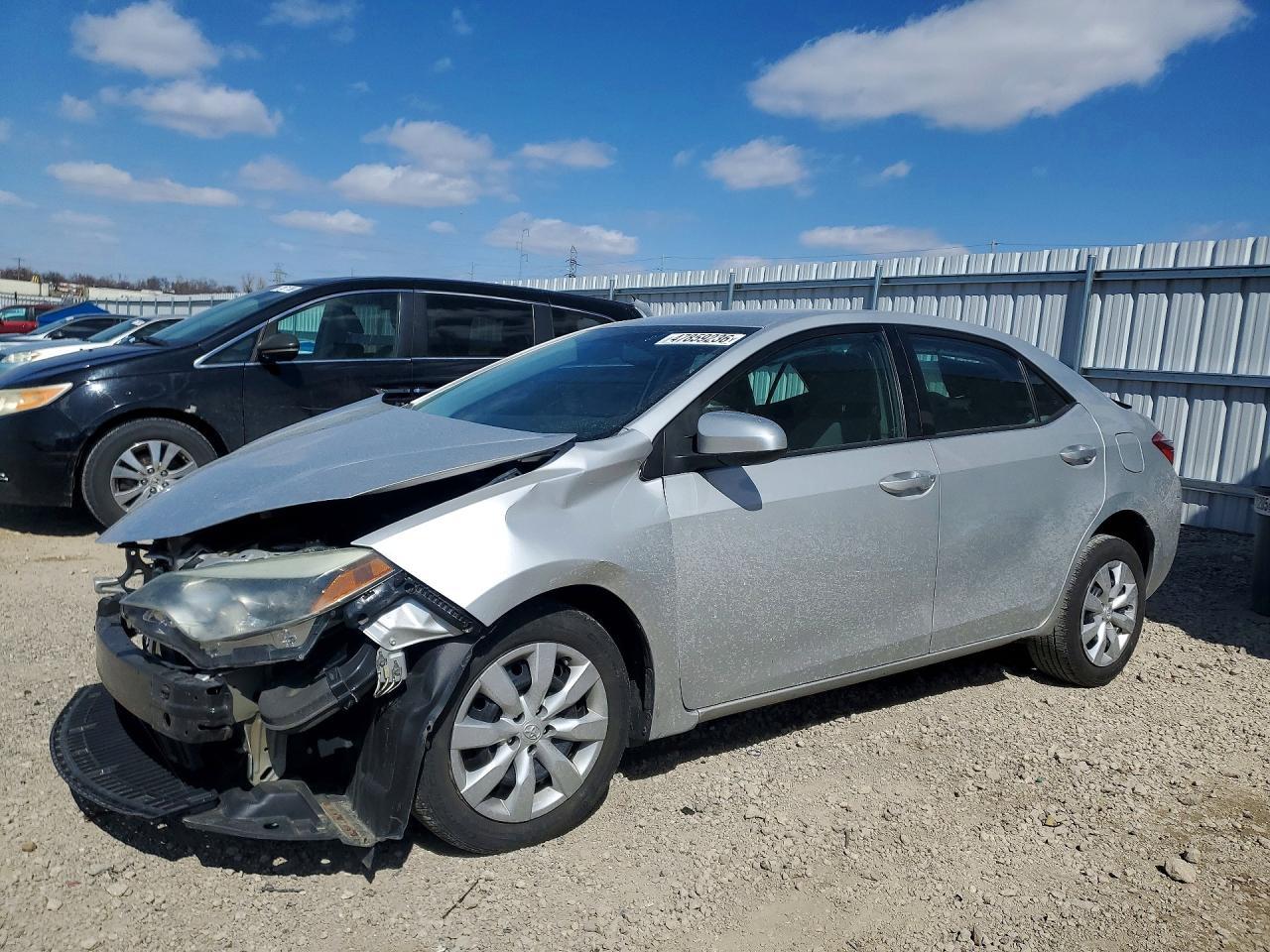 2015 TOYOTA COROLLA
