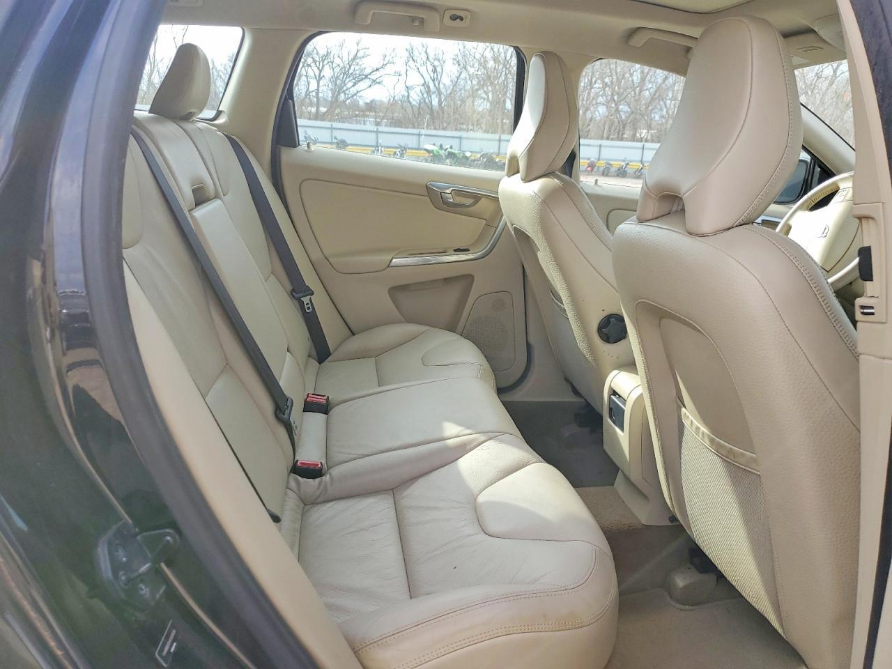 2010 VOLVO XC60