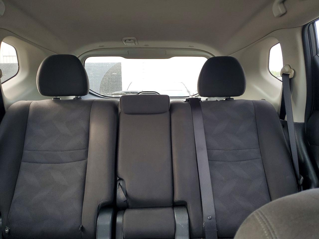 2015 NISSAN ROGUE