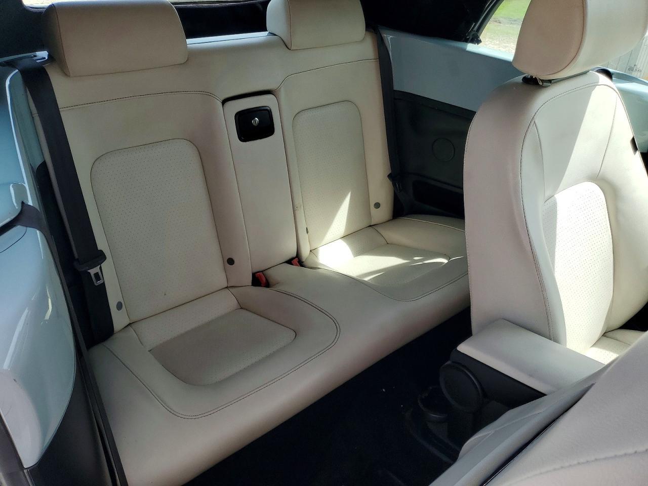 2010 VOLKSWAGEN Beetle
