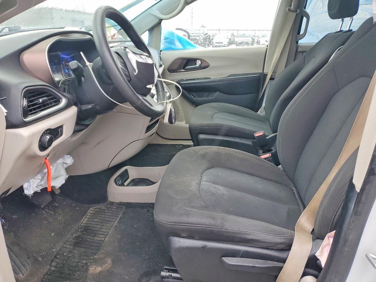 2021 CHRYSLER Voyager