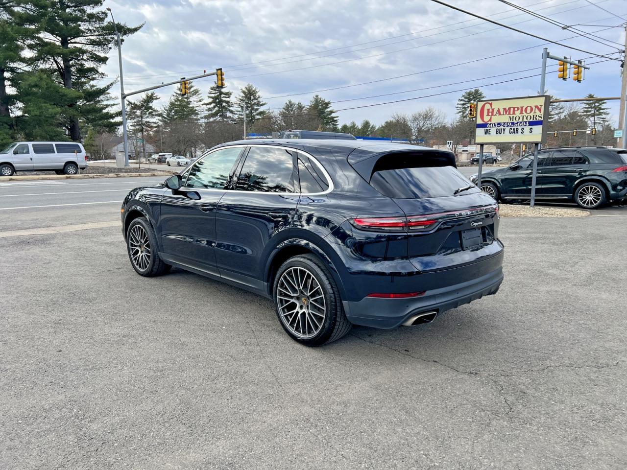 2020 PORSCHE CAYENNE
