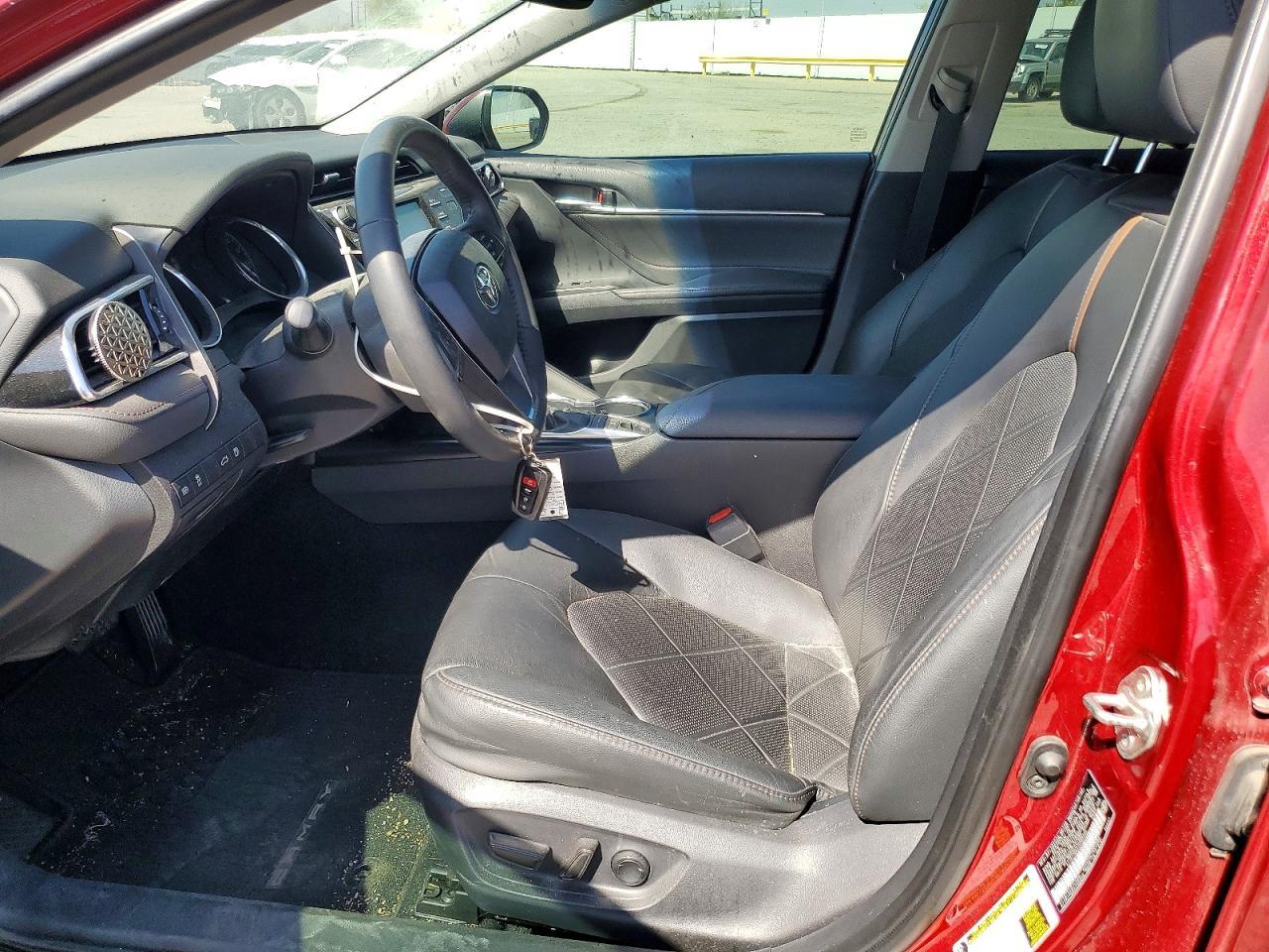 2018 TOYOTA CAMRY