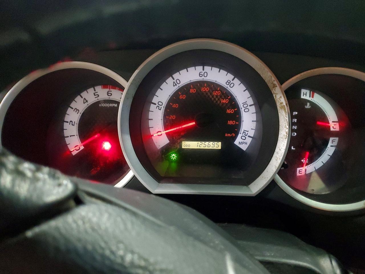 2011 TOYOTA TACOMA