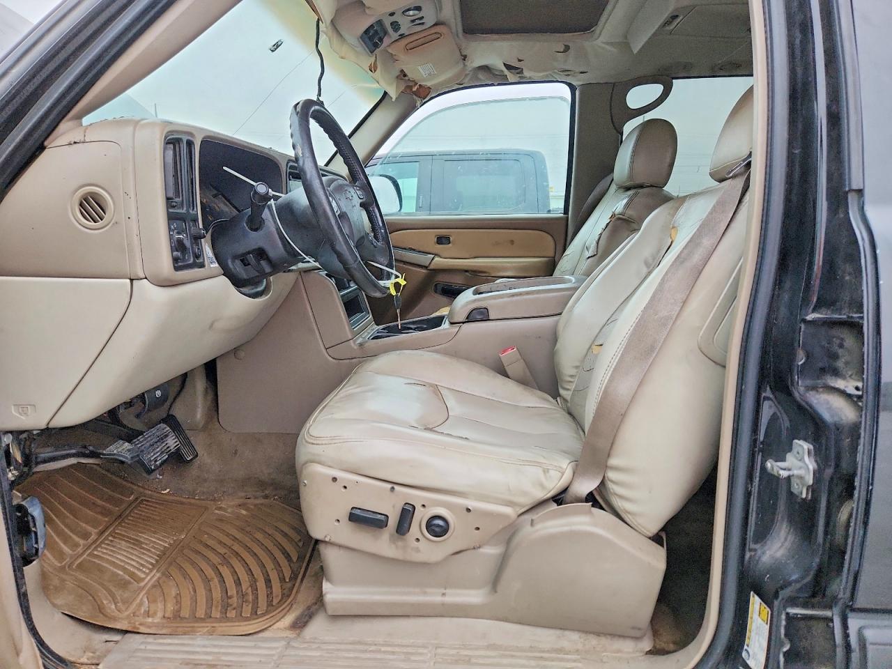 2004 CHEVROLET Suburban