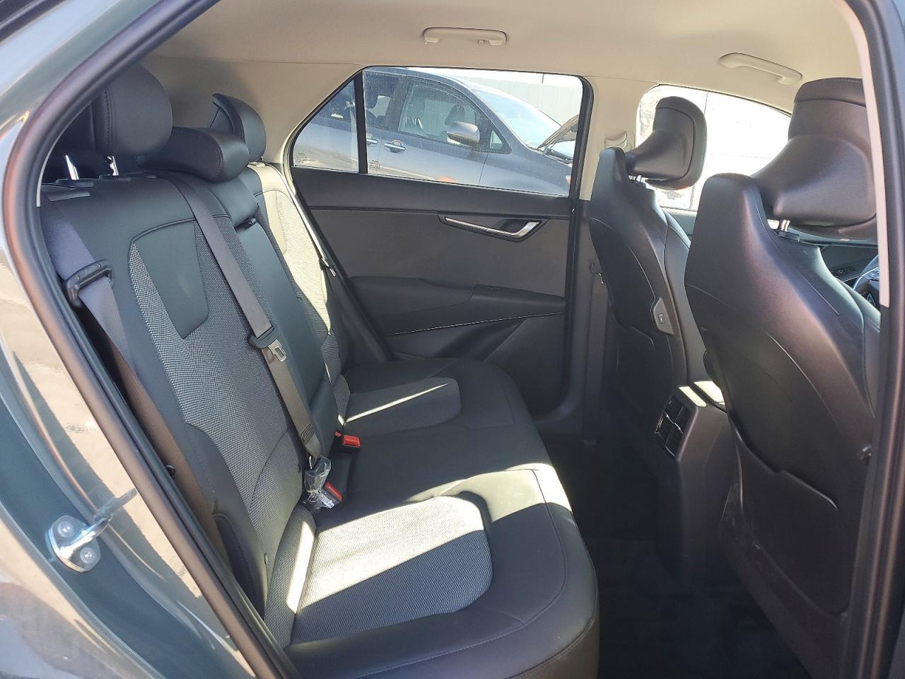 2025 KIA Niro
