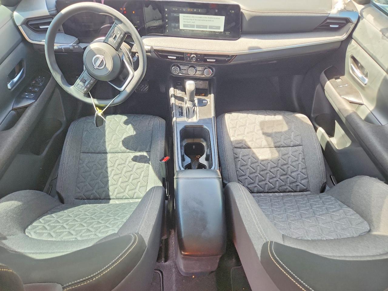 2025 NISSAN KICKS
