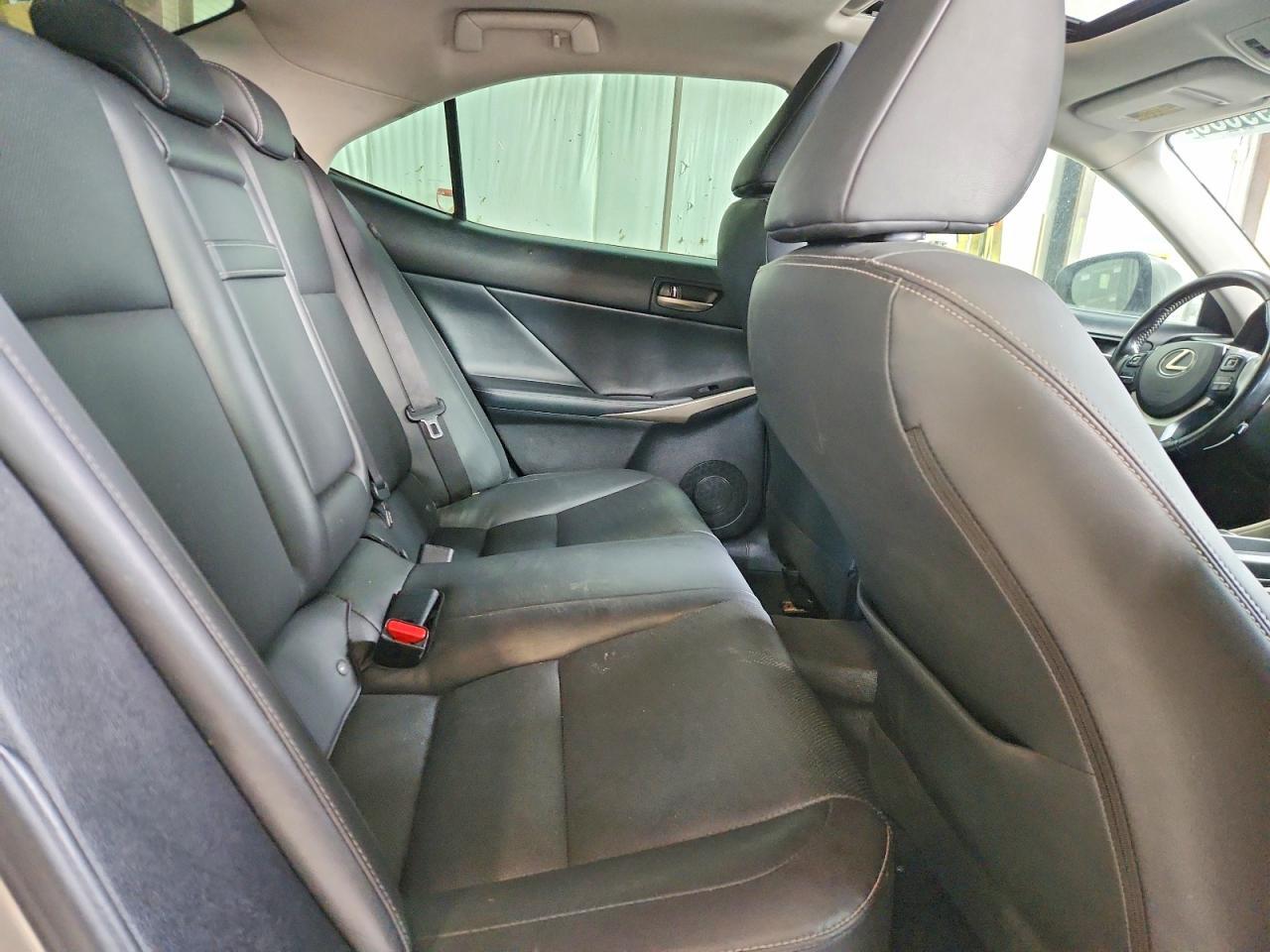 2018 LEXUS IS 300