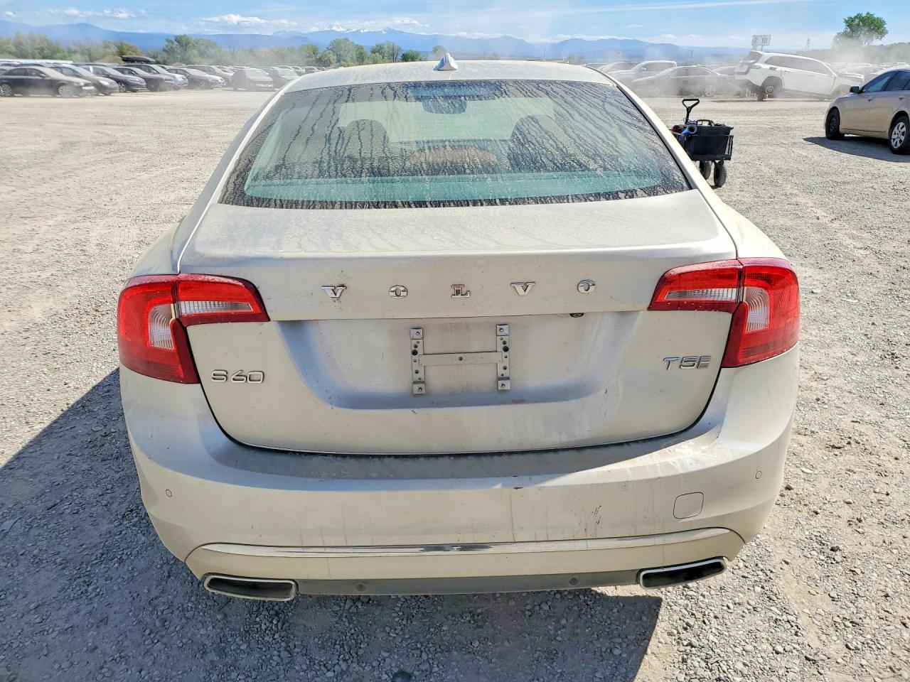 2017 VOLVO S60
