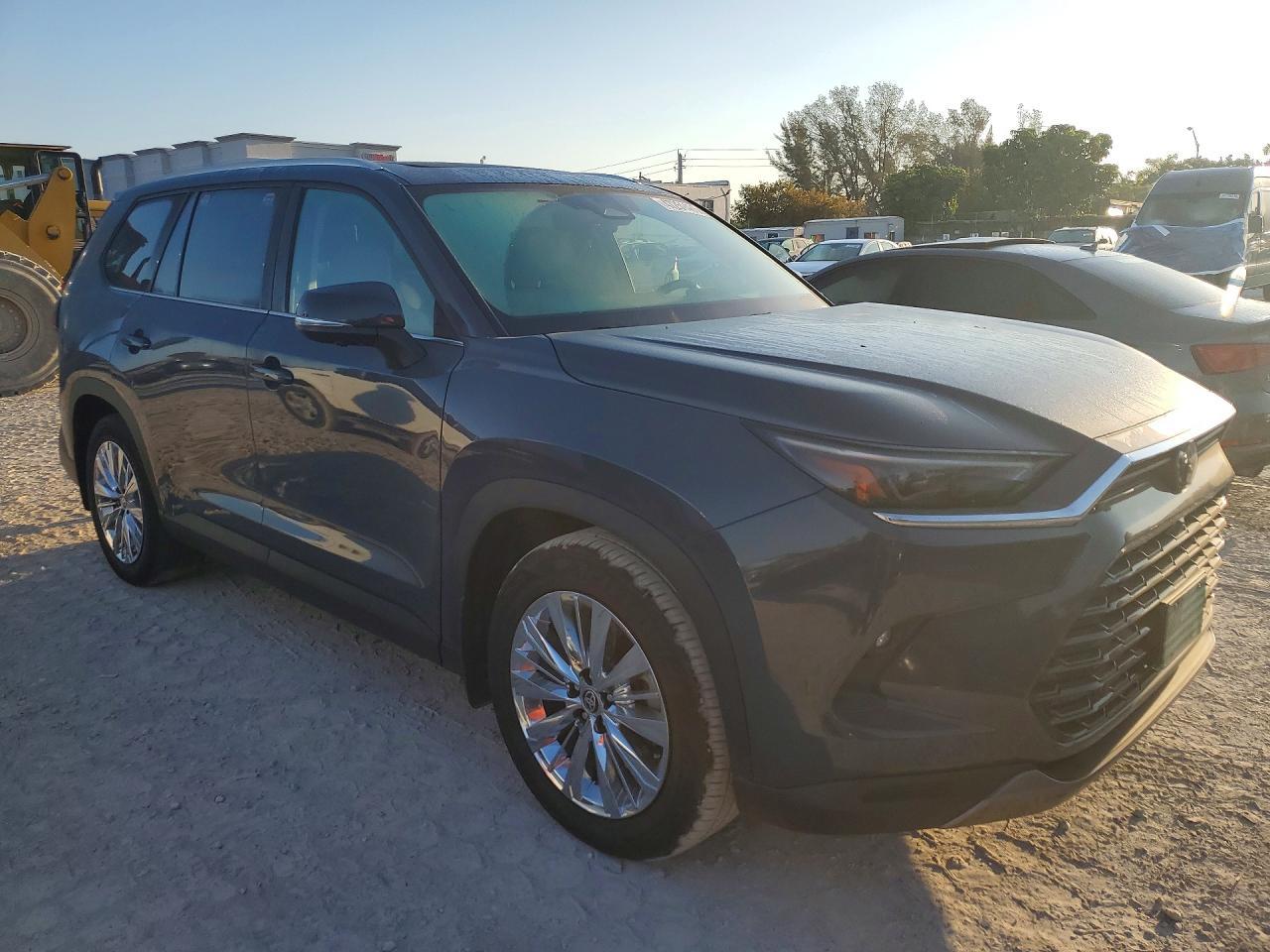 2025 TOYOTA HIGHLANDER