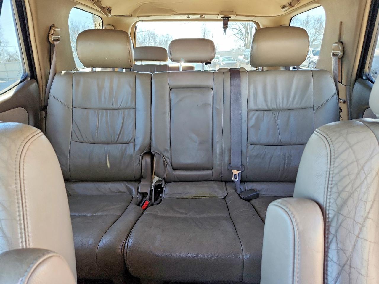 2004 TOYOTA Sequoia