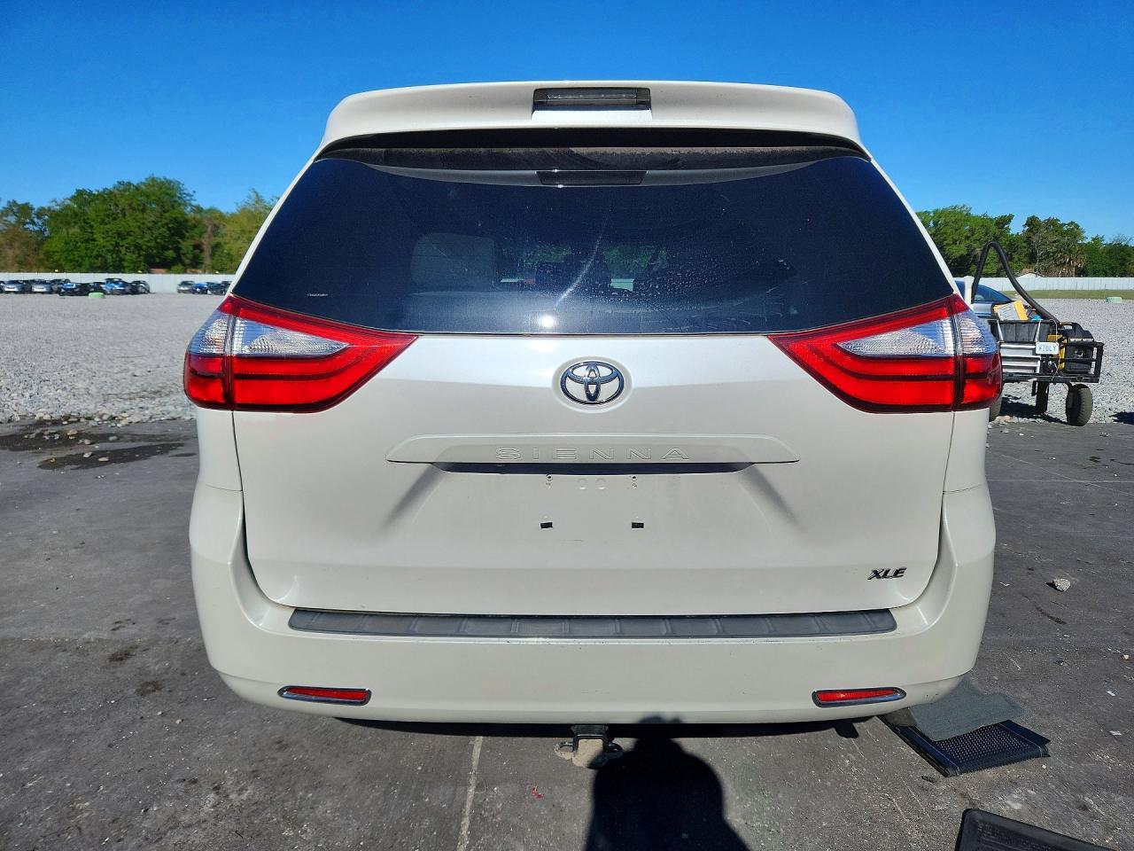 2015 TOYOTA SIENNA