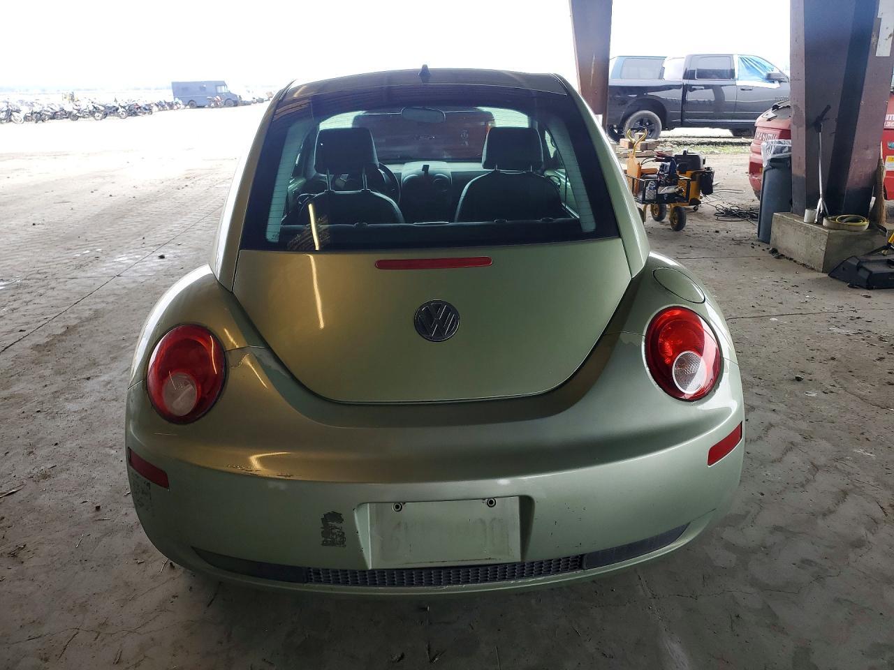 2010 VOLKSWAGEN Beetle