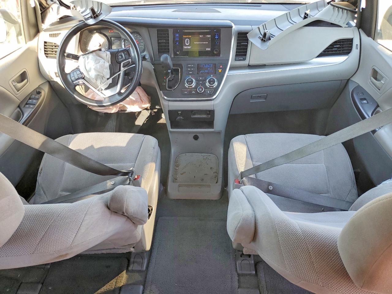 2016 TOYOTA SIENNA