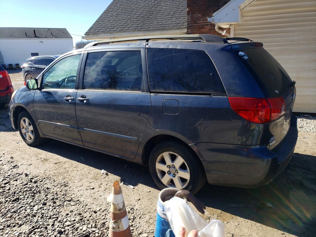 2006 TOYOTA SIENNA