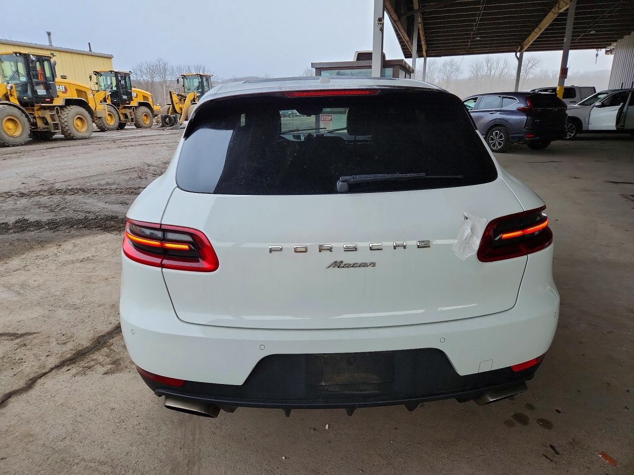 2017 PORSCHE Macan