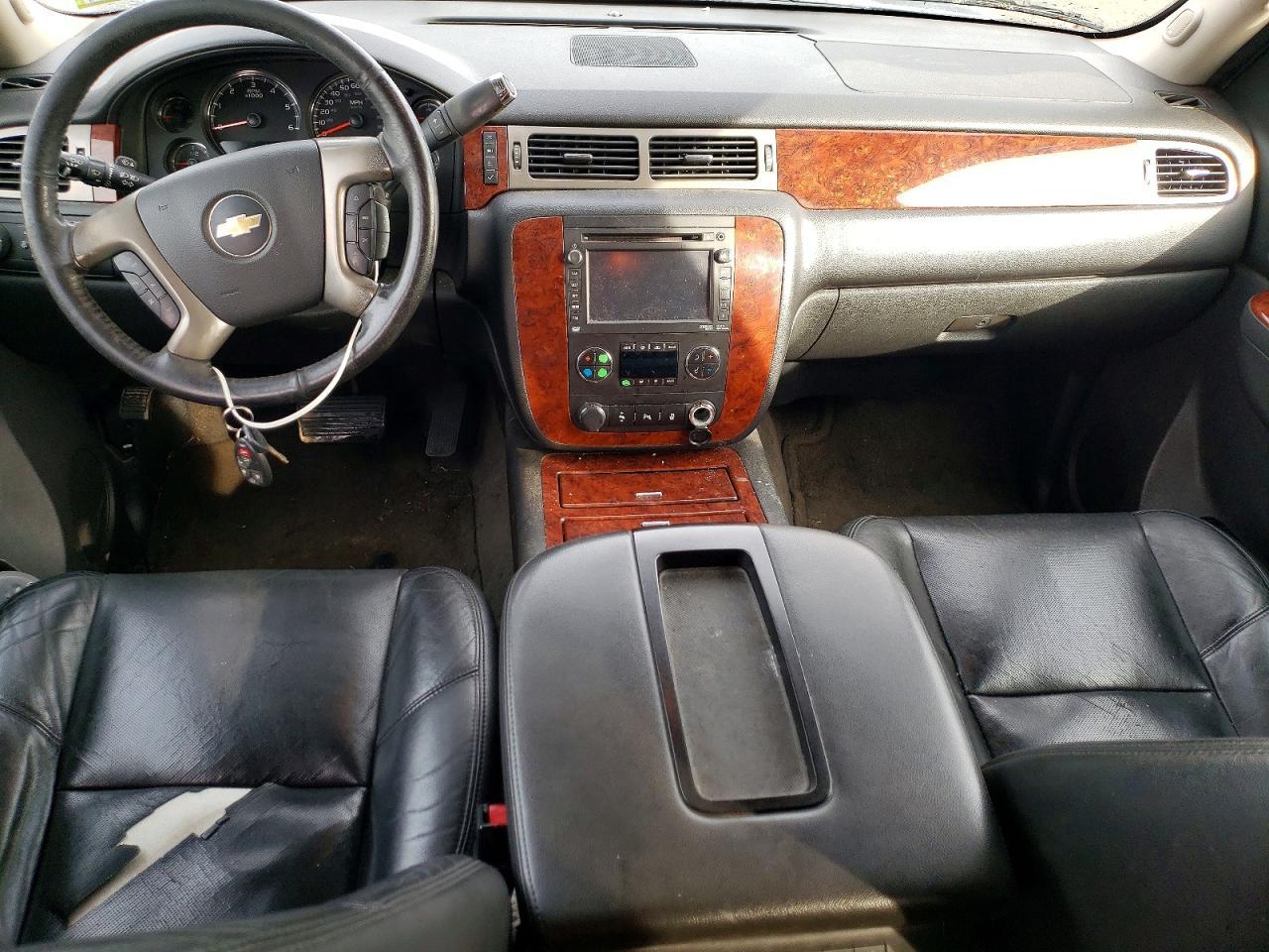 2013 CHEVROLET Suburban