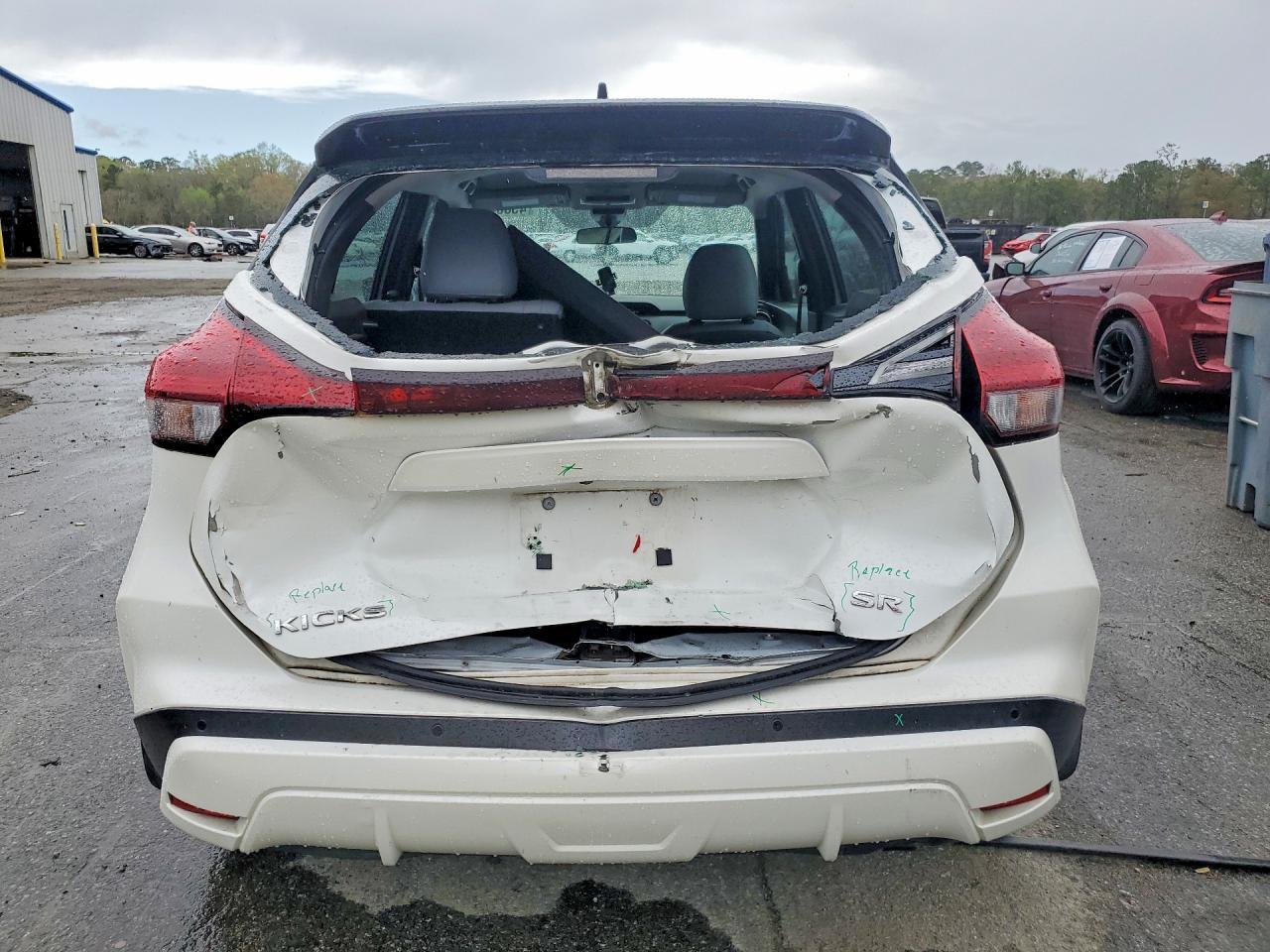 2023 NISSAN KICKS
