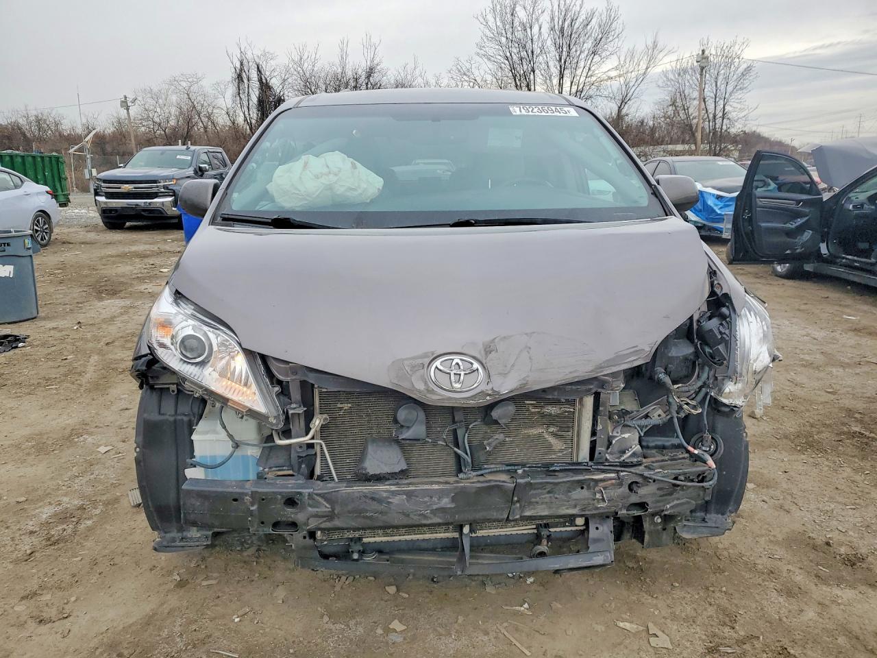 2015 TOYOTA SIENNA