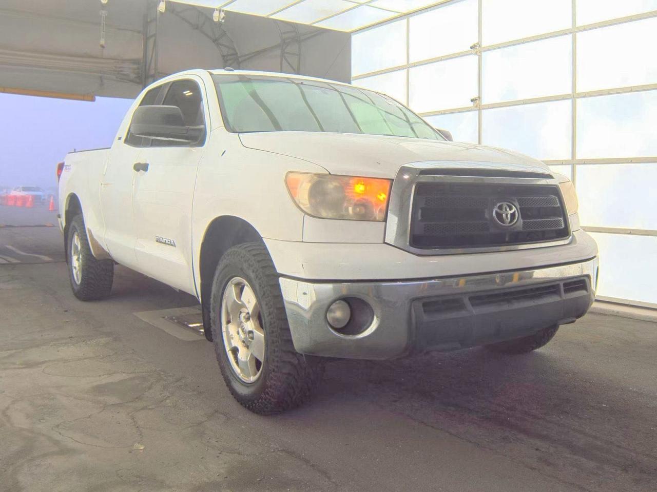 2011 TOYOTA TUNDRA